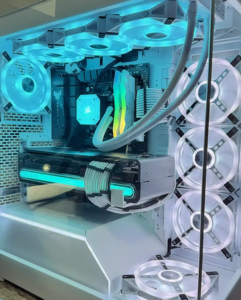 Montaje Gaming PC Phanteks Lozoyuela Montaje Gaming PC Phanteks Lozoyuela